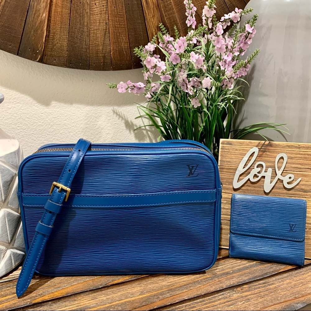 ❤️Louis Vuitton Epi Blue Trocadero 27 & Wa…